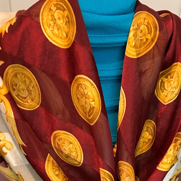 Balenciaga Scarf. 100% Silk. - Picture 12 of 14